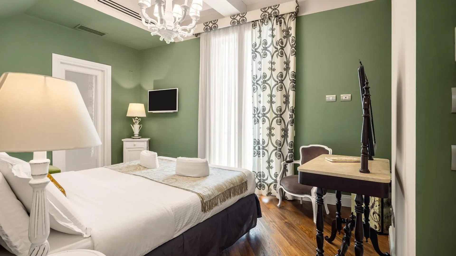 Dimora Bellini - Residenza D'Epoca Bed and Breakfast Παλέρμο 2*,  Ιταλία